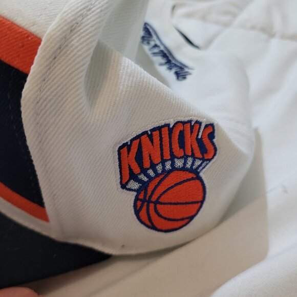 Knicks hat 🧢 - Picture 5 of 7